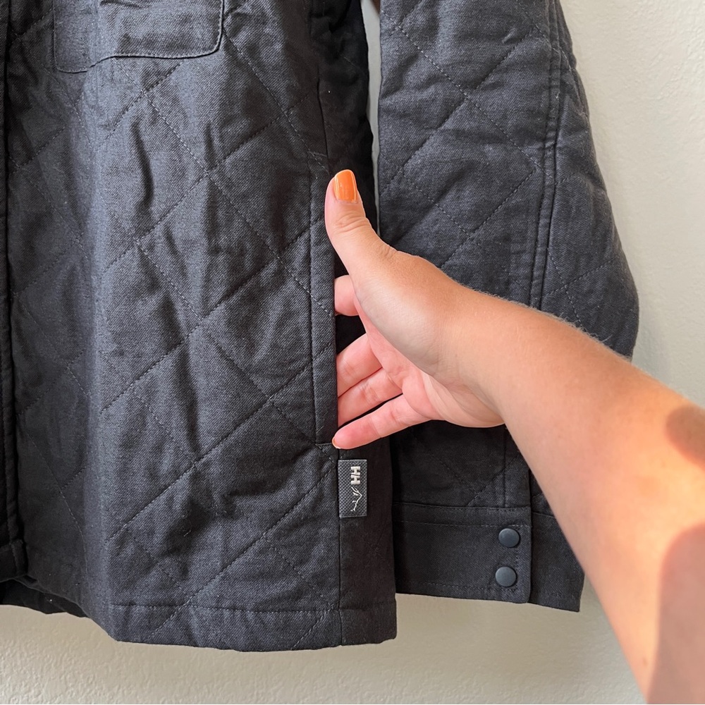 NWT Helly Hansen Women’s Isfjord Insulated Shacket Black - Picture 6 of 9